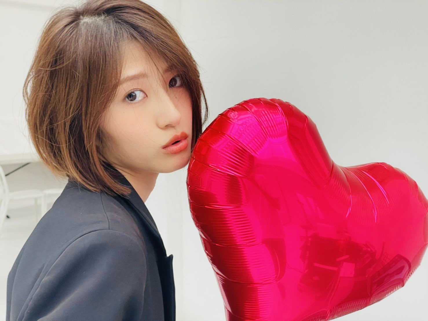 若月佑美】2nd写真集｢アンド チョコレート｣9/8(水)発売 店舗限定予約