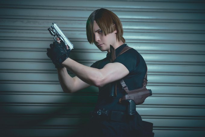 レオン S ケネディのtwitterイラスト検索結果 古い順