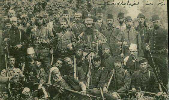 NevvalS's tweet photo. Günün öyküsü
113 yıl önce bugün (3 Temmuz 1908) #Resne'li Niyazi Sultan Abdülhamit politikalarına karşı 160 sadık adamıyla #Rumeli dağlarına çıkarak isyan hareketi başlattı ona ilerleyen zamanda Enver bey'de katılacak.
Resneli Niyazi Taburu Manastır'da https://t.co/mVcWMShCi4
