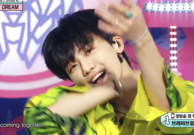 mdkhmkxm's tweet photo. ยิ้มอะไรหวานได้ขนาดนี้หวานทุกวิเลยอะ https://t.co/VGYV9G8jYr