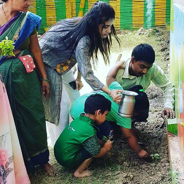 Greenubuntu2017's tweet photo. Plantation Drives in Delhi Public School, Patna. 
#india #love  #photography #mumbai #kerala #bhfyp #follow #nature #indian  #delhi #goodvibes #photooftheday #saturday #goodafternoon
 #school #kids #plantation  #instadaily #art #likes #maharashtra  #environment #greenubuntu https://t.co/WJIW1cjLxW