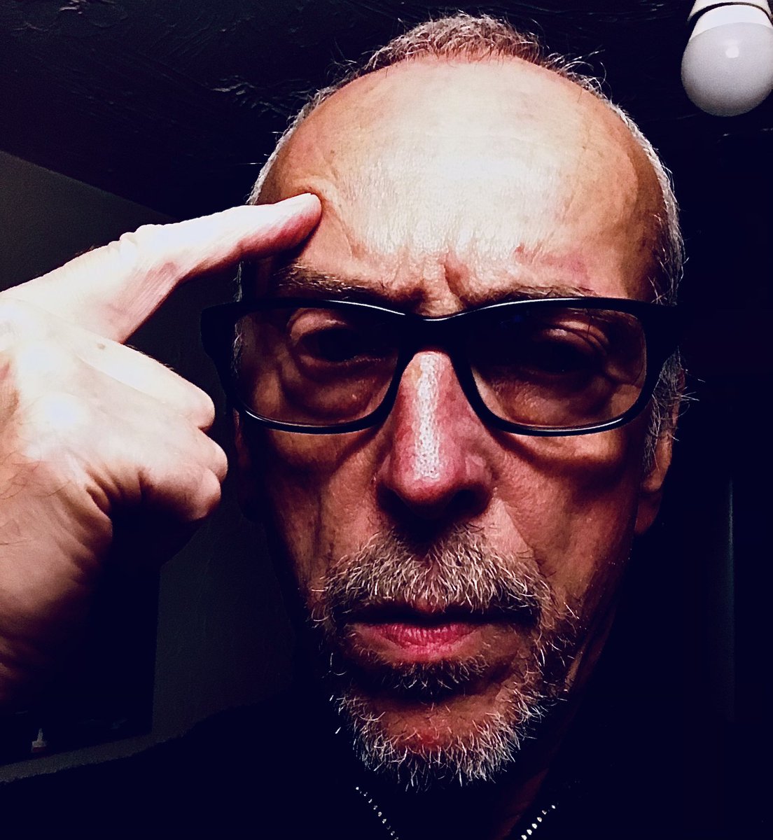 rbless's tweet image. I’m thinking about my next move. #chesspunks