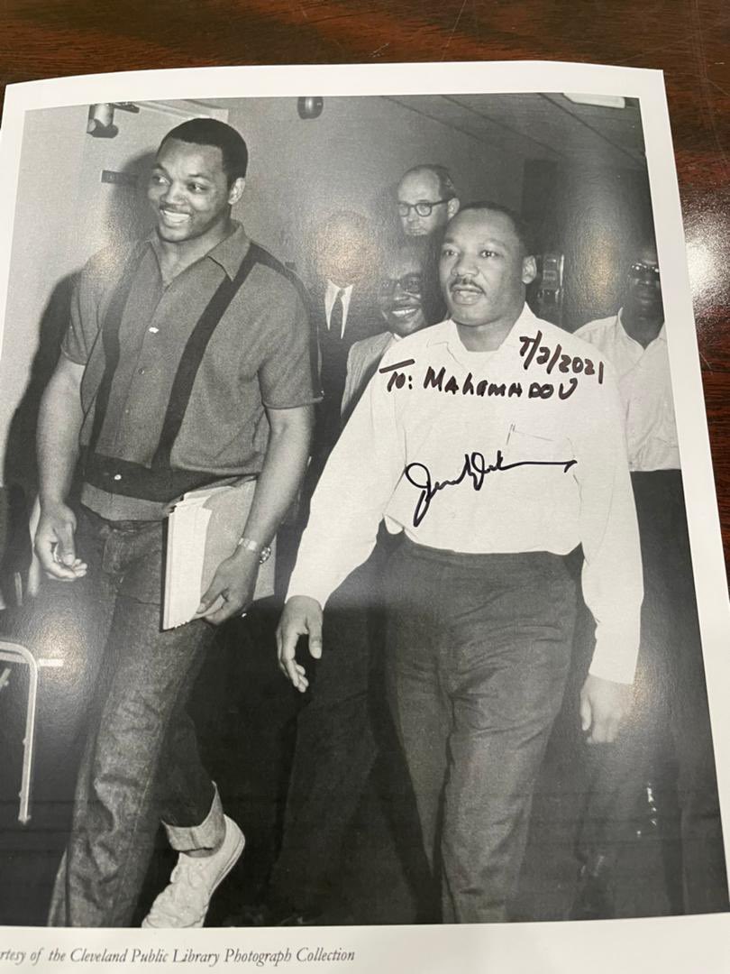 MaliEmbassyUSA's tweet photo. #Chicago, 02 juillet 2021

En visite à #Chicago, S.E.M @MahamadouNimaga, Ambassadeur du #Mali🇲🇱 aux #USA🇺🇸, a été  reçu par le @RevJJackson fondateur et président de la @RPCoalition. 

D’amples détails sur notre page Facebook:
https://t.co/QhvT7xye9g https://t.co/NMzEmycUTj
