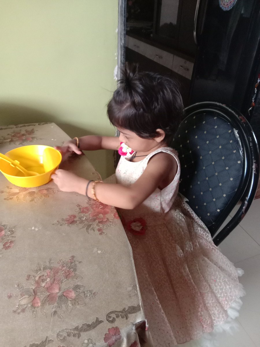 GiladaRajashree's tweet photo. दीदी भुक लगी है मॅगी दो...😍❤️😍
Pillu❤️ https://t.co/9BG6EMy9qM