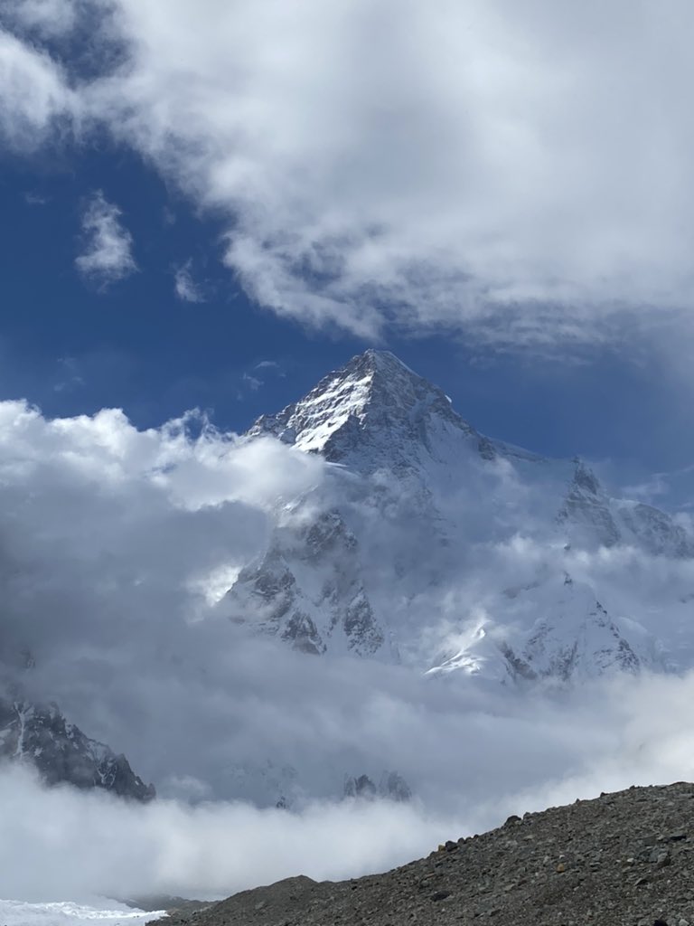 KentonCool's tweet photo. First views of K2…..
Trek to BC has been amazing, finally seeing peaks that I’ve only read about for years!
@LandRover @lyonequipment @AdventureBase https://t.co/69Fpnqmd6X