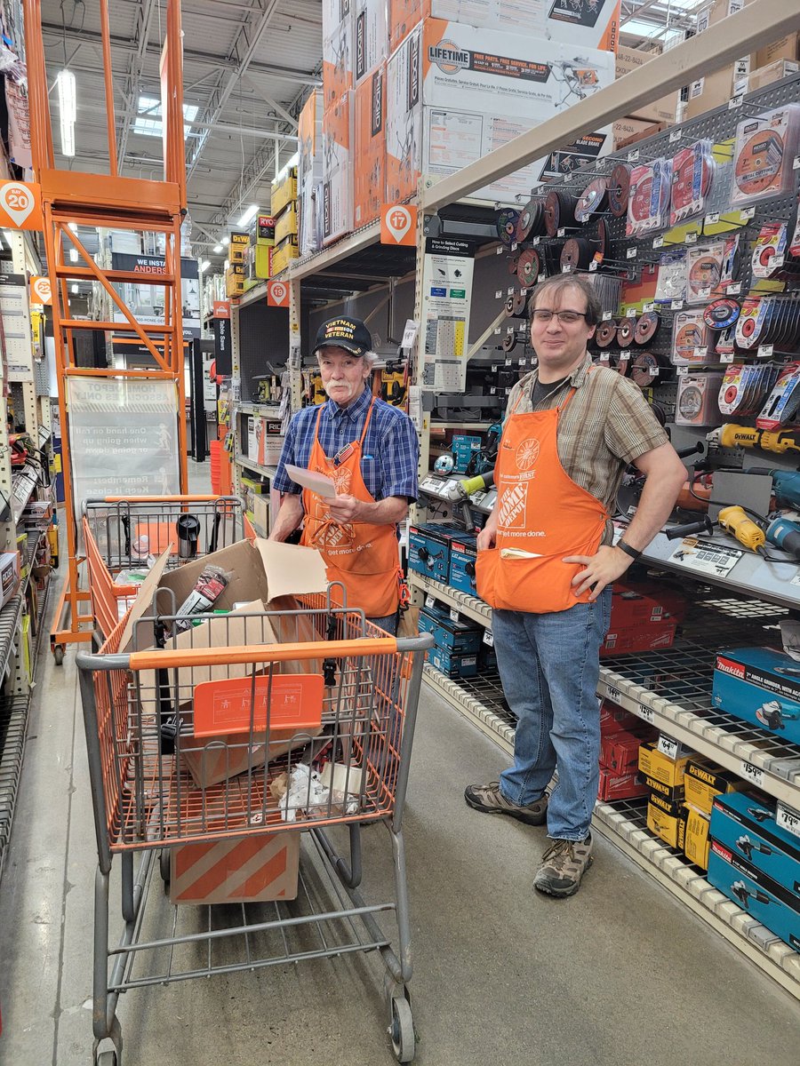 MariaGianos's tweet photo. Celebrating in Danbury in-stock and excellent customer service🎉🥳 way to go Jim and Wilmer  @hmalak @scottgseam @JasonArigoni @DannyRRomero1 https://t.co/NmavDxtR9d