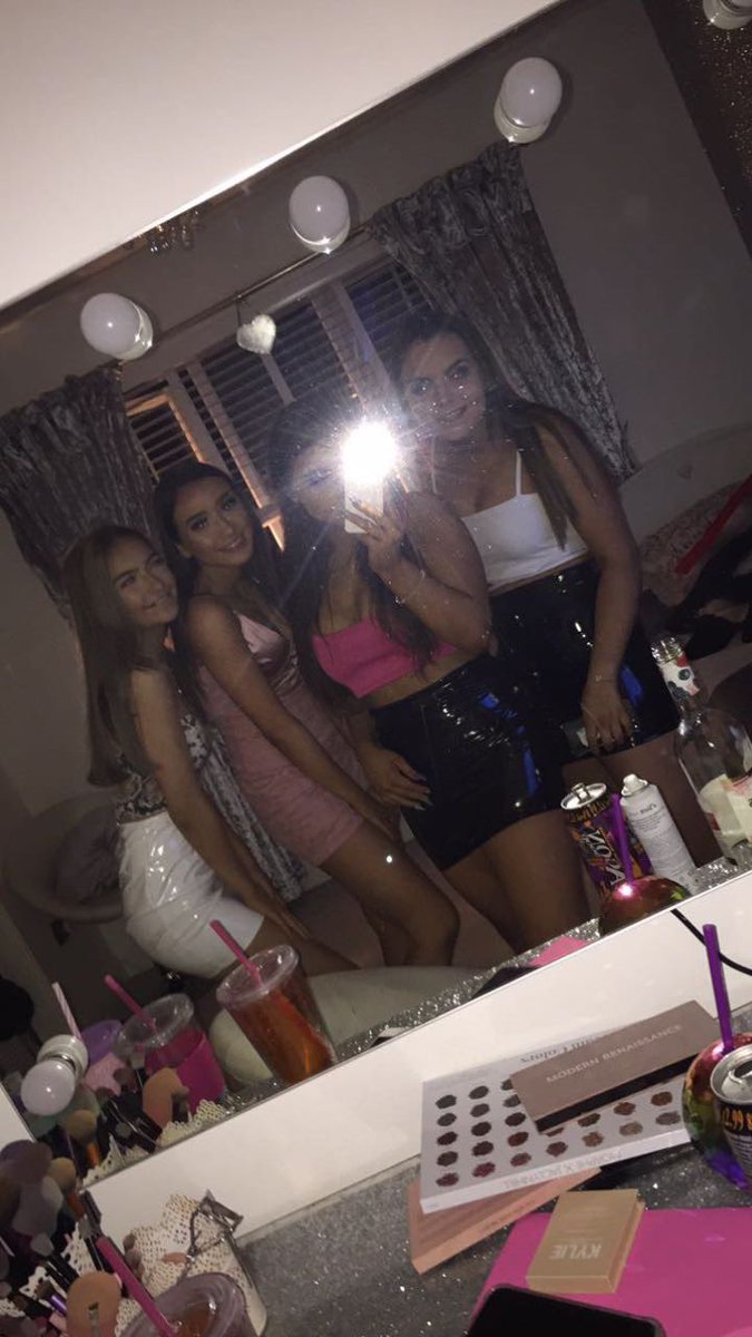 Ciaraathomsonn's tweet photo. Happy birthday gorgeous @livmorton03 , Hope you have the best day you deserve it love you will defo be celebrating soon as we can! sorry for the old photos🤍🤍 https://t.co/NiD8XVEcpc