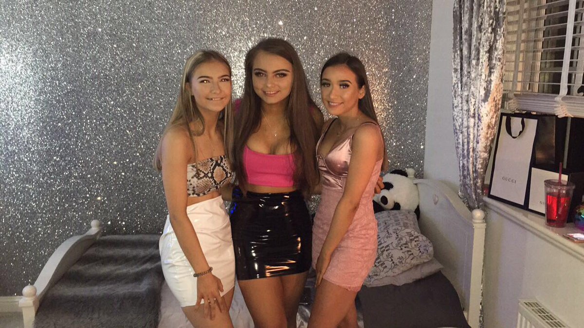Ciaraathomsonn's tweet photo. Happy birthday gorgeous @livmorton03 , Hope you have the best day you deserve it love you will defo be celebrating soon as we can! sorry for the old photos🤍🤍 https://t.co/NiD8XVEcpc