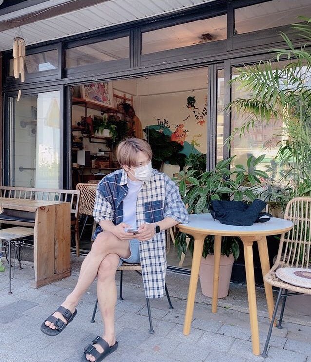 itsnot_theend's tweet photo. So many boyfriend-y photos of Dongwoon lately... UGH 😩🥵😍 https://t.co/z9sfERAjsH