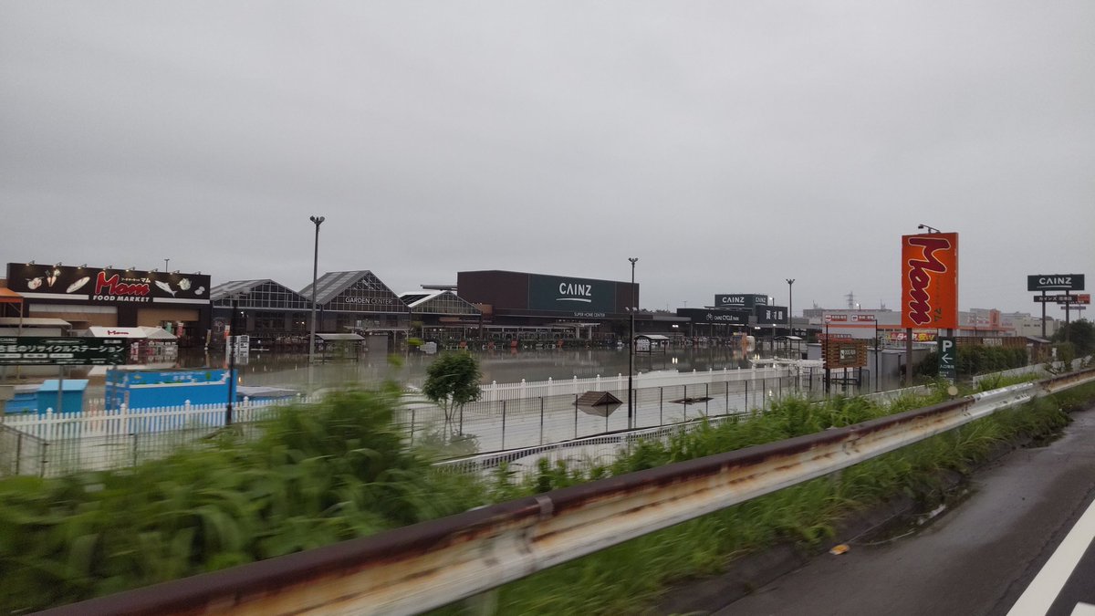 霞 かすみ Did 解離 東名高速道路の下りの通行止め 大井松田 清水まで 大井松田から下道におりました カインズホーム沼津店の駐車場が見事に水没してます が 国道１号線は無事で 車は走れます 17 50現在 大井松田 富士市まで下道約４時間です