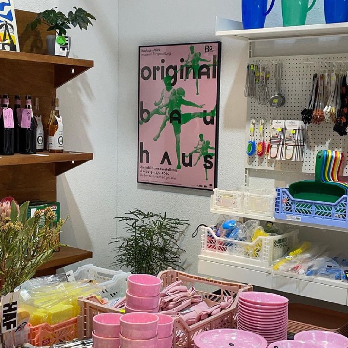 acuteattack's tweet photo. ร้านขายของใช้ในบ้านเปิดใหม่ที่แทกู จัดร้านสีสันน่ารักมากกกกเริ่มจากเห็นจานบุนชิกสีชมพูกดไปเรื่อยๆจนเจอร้านนี้ ปักทริปแทกูค่ะ
IG: pickleshop_official https://t.co/E9EsHUqxlZ
