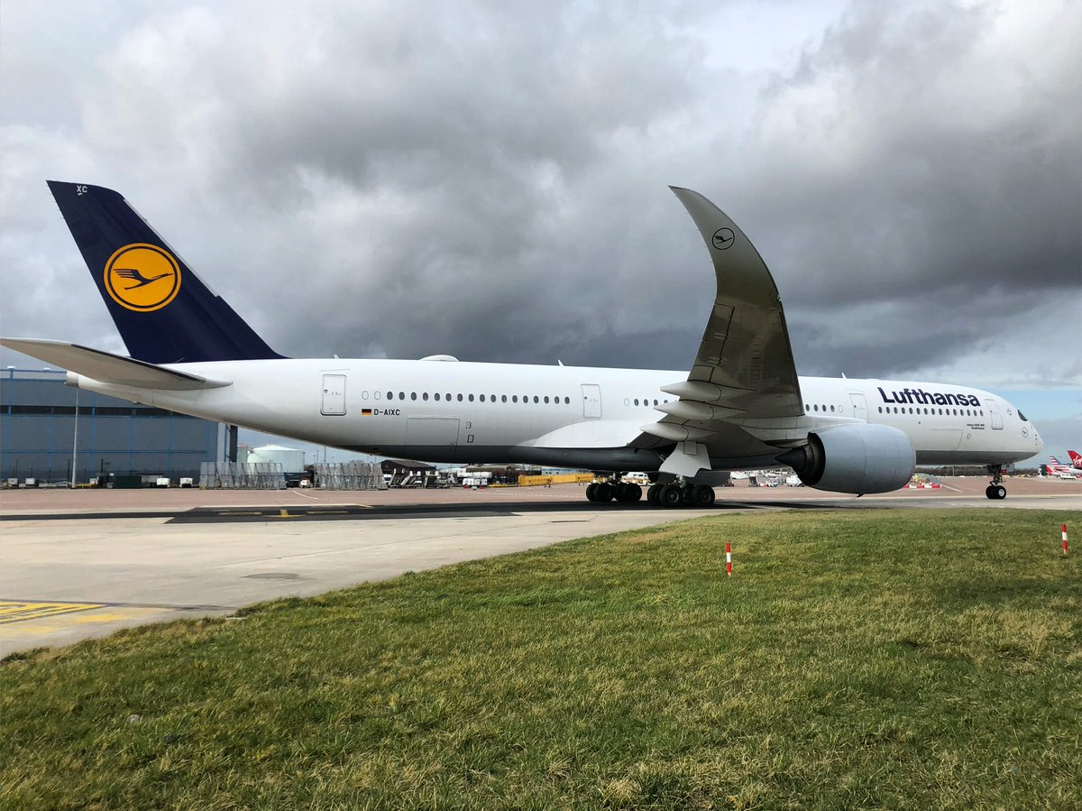 AviateAddict's tweet image. Who loves winglets 
#avgeek #winglets