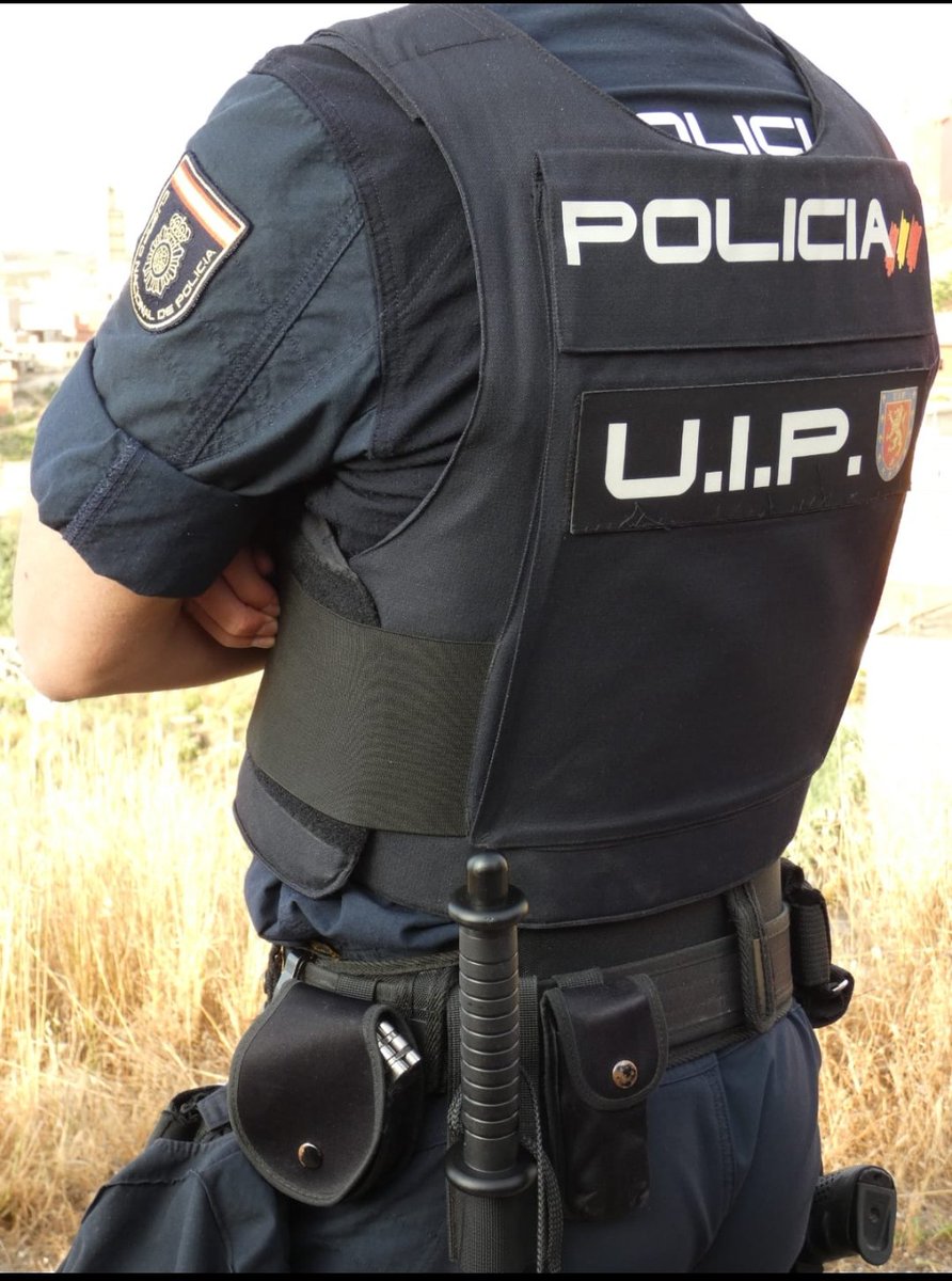 OrcaValencia's tweet photo. "La medida de lo que somos, es lo que hacemos con lo que tenemos".
#Policia #PoliciaNacional #Police #Policepics #Cops  #UnidadIntervencionPolicial #UIP #IIIUIP #Orca #Valencia #España #ESP #Spain 
📸 Aportación vía 📧 https://t.co/34D7IvY3wg