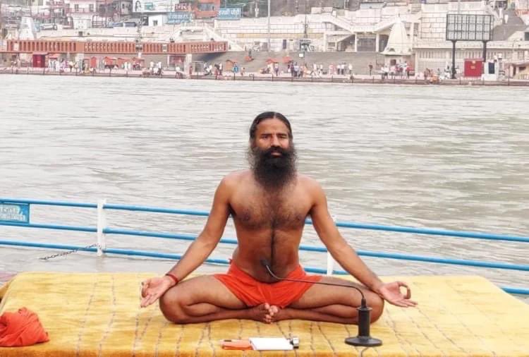 योग वह प्रकाश है अगर इसे एक बार अपने जीवन में दीये की तहर जला दिया जाये तो कभी भी कम नहीं होगा जितना आप योग करोगे यह उतना ही जलेगा
#Universityofpatanjali