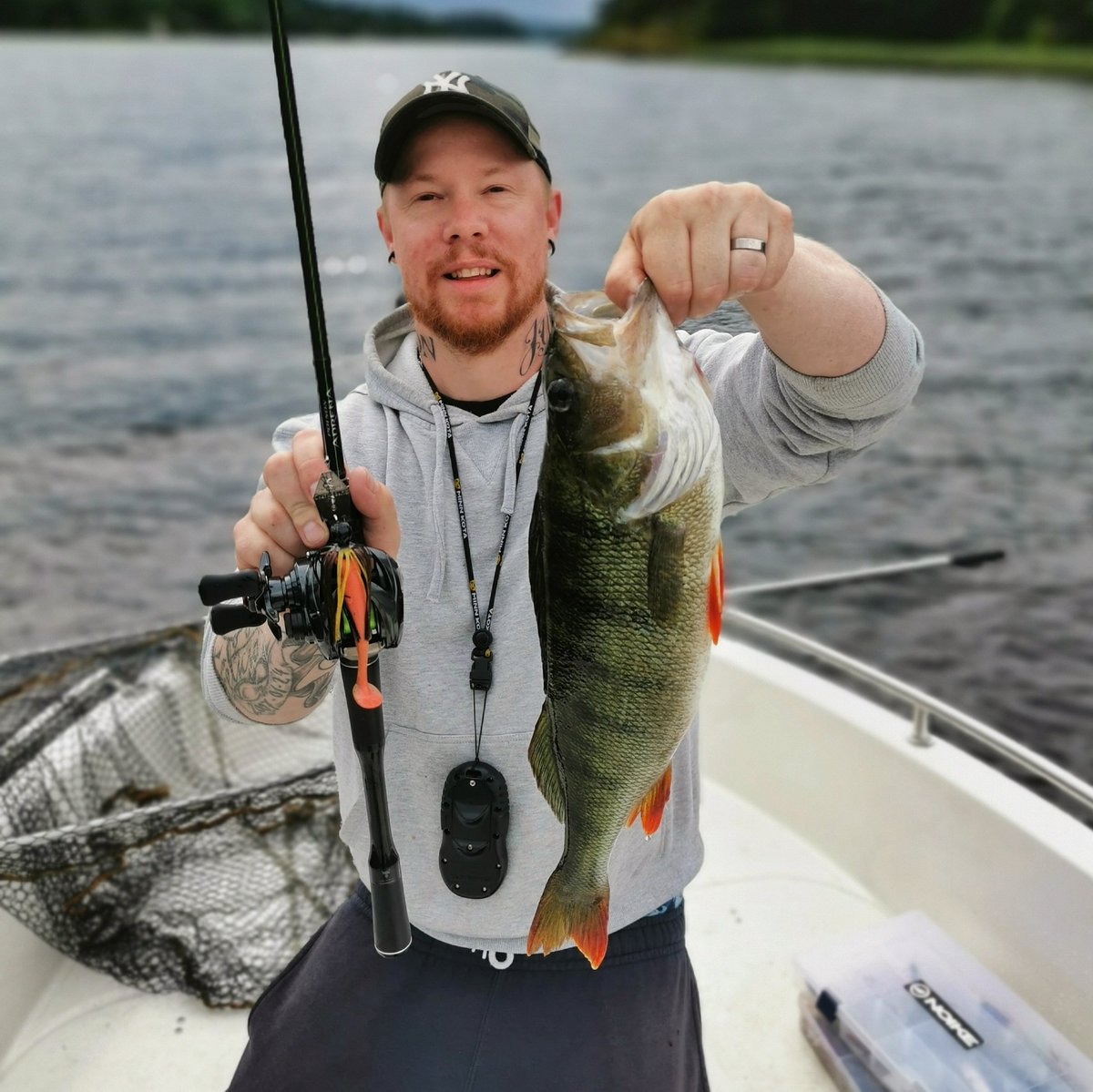 50 cm abborre på chatterbait! 💯🎣

#abborre
#fiske
#youtubefishing
#perch
#fishing
#bigfish
#sportfishing
#fishingvlogger