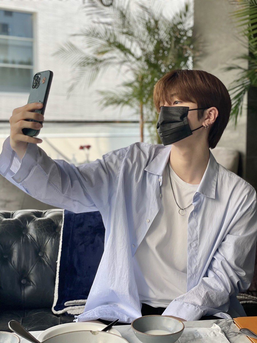 MHyunbinFrance's tweet photo. 🌕| 📸 | TWITTER
Traduction et photo du tweet de Hyunbin qui nous parle de Bingsu.🥰
©️: @RAIN_Ciipher
#MoonHyunbin #HYUNBIN #문현빈 #PRODUCE_X_101 #CIIPHER #CiipherIsComing #CPR #CiipherDebut #Pengbin🐧 https://t.co/fa0Hxk4Apf