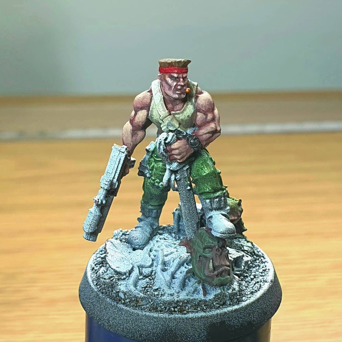 Graider_fr's tweet photo. Morning painting sessions are the best ! It's the best way to start the day 🥰

What do you think ? C&amp;C are welcome 😉
Video on my Instagram if you want more 🤣

Got motivated by @ageofsquidmar 's video

#WarhammerCommunity
#paintingwarhammer
#warmongers
#slymarbo https://t.co/y7fhQzp886
