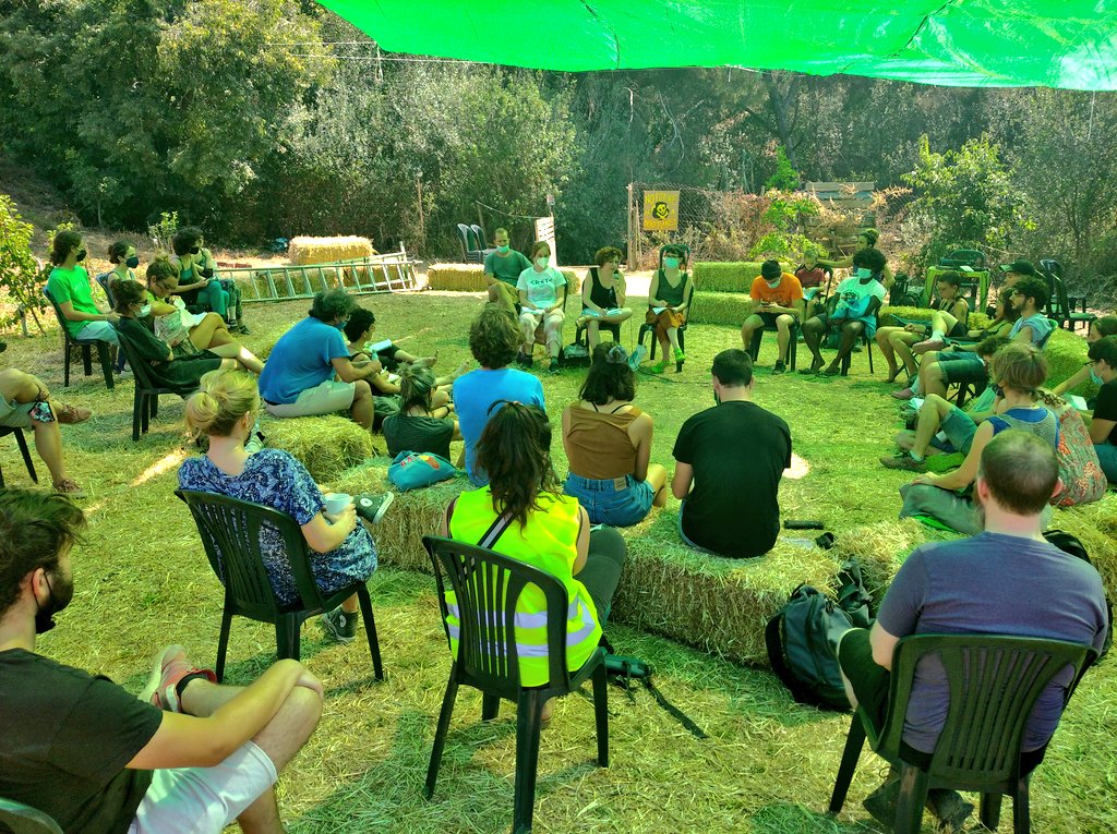 🌱Comença la 2a jornada de la Trobada de moviments per la justícia climàtica, social i feminista #RecuperemElFutur! 💜

#TransicionsEcosocials des dels comuns i els ecofeminismes; migracions climàtiques; antiespecisme, i molts temes més a la franja del matí a <a href="/canmasdeu/">Can Masdeu</a> ✊