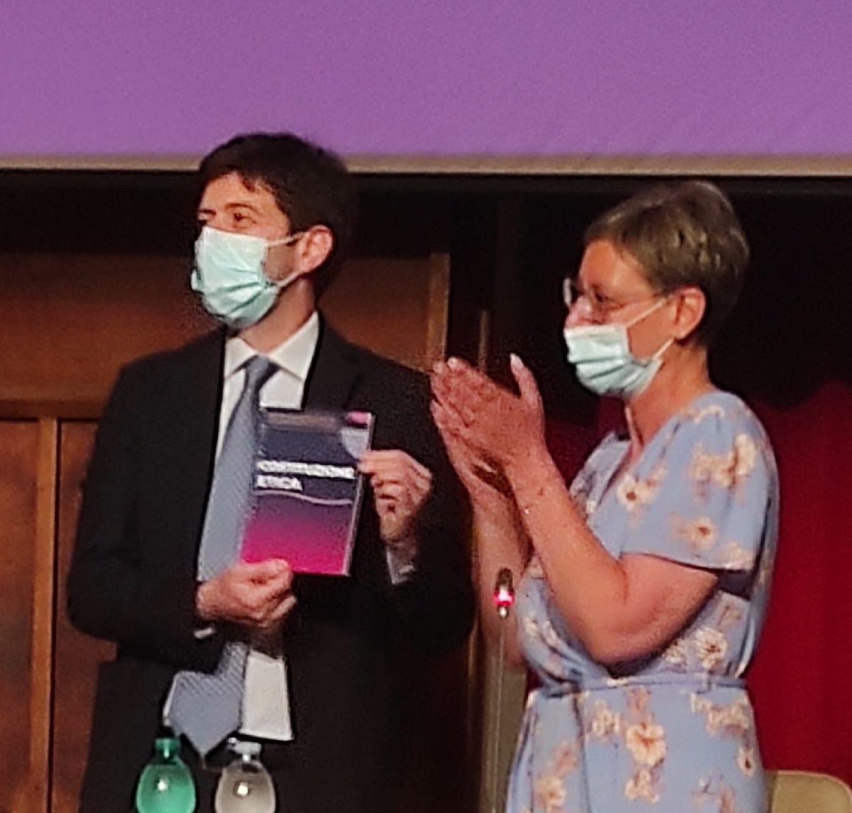 robersperanza's tweet photo. La pandemia ha reso chiaro a tutti che il Servizio Sanitario Nazionale è la cosa più preziosa che abbiamo. Per questo dobbiamo investire sulle donne e gli uomini che ogni giorno lavorano per renderlo migliore. https://t.co/8xVDt1cecQ
