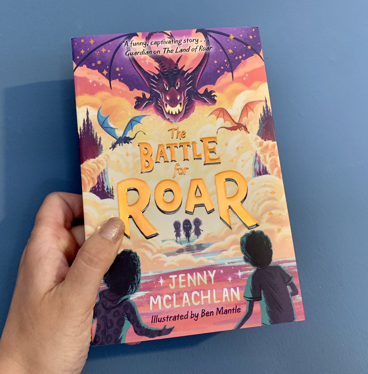 I can’t wait to head back into Roar on #TheBattleOfRoar by @JennyMcLachlan1 @BenMMantle 

Rose &amp; Arthur are back in Roar and they’re heading further than they’ve ever been before -  beyond The End.