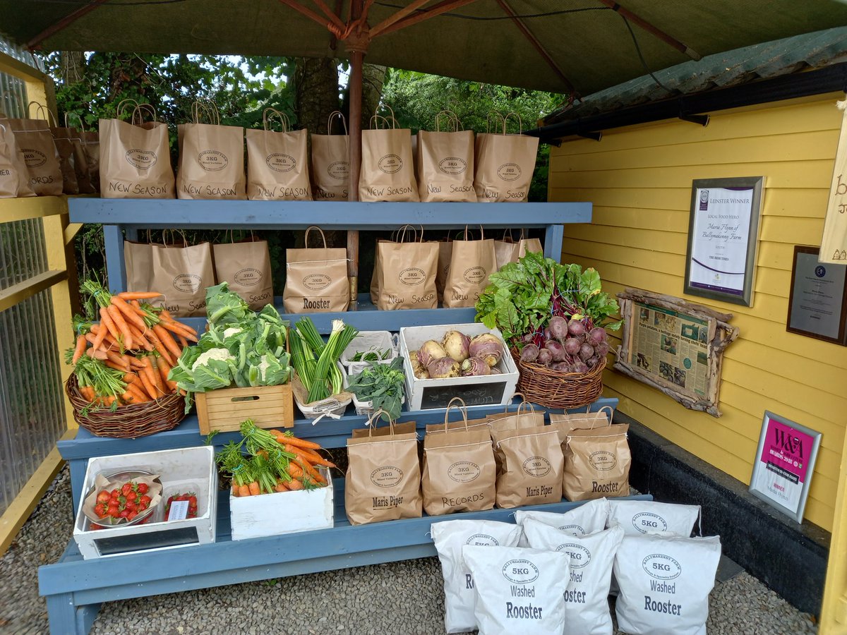 My favourite day of the week at #bfspudshack We have shelves full of gorgeous fresh vegvand of course #spuds I'm here till 5pm A92V30Y