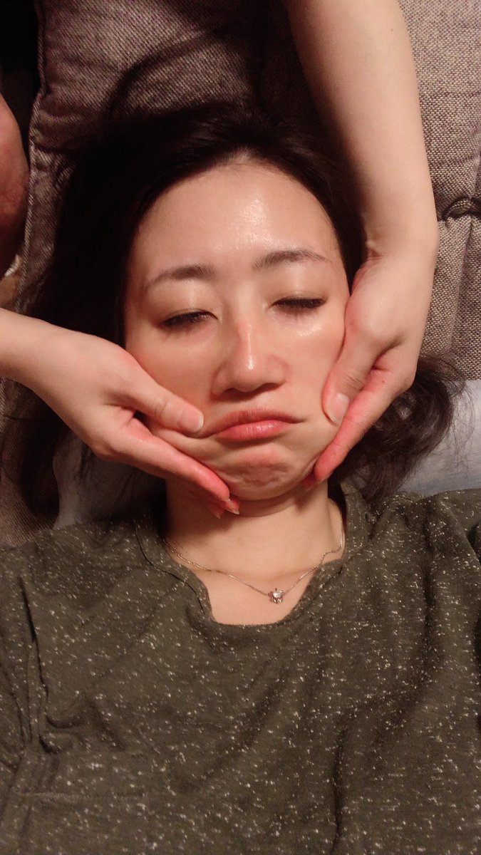 佐々木舞 Mc Webライター スキンケアはニベアの青缶のみだった時のすっぴん写真が出てきた 無加工 化粧品とか乳液とか一切使わず ニベア青缶のみで34歳の肌をこの状態に仕上げてくれるなんて 本当にすごいと思う 佐々木舞 Mc Webライター スキンケアはニベアの青缶のみだった時のすっぴん写真が出てきた 無加工 化粧品とか乳液とか一切使わず ニベア青缶のみで34歳の肌をこの状態に仕上げてくれるなんて 本当にすごいと思う