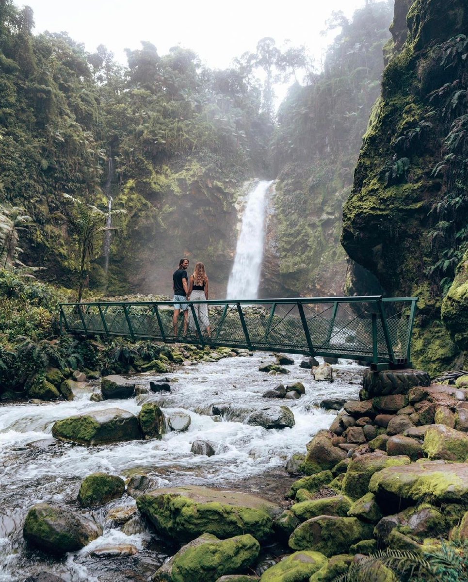 Earth Pics tweet media