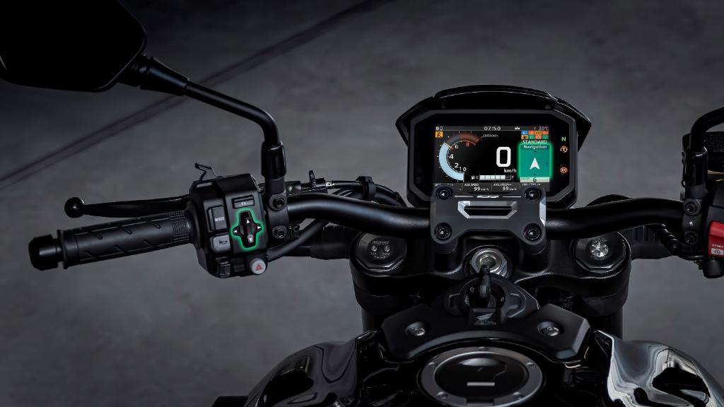 hondaitaliamoto's tweet photo. Resta connesso, guida in tutta libertà! 📲
Il sistema #HondaSmartphoneVoiceControl collega il tuo #Smartphone #Android™ tramite Bluetooth® e l'app #Honda RoadSync.
Scopri di più su https://t.co/VPYhdNUDdS
#HondaMoto #HondaFamily #HSVC #RoadSync #Connectivity #ThePowerOfDreams https://t.co/B4pUa10NOe