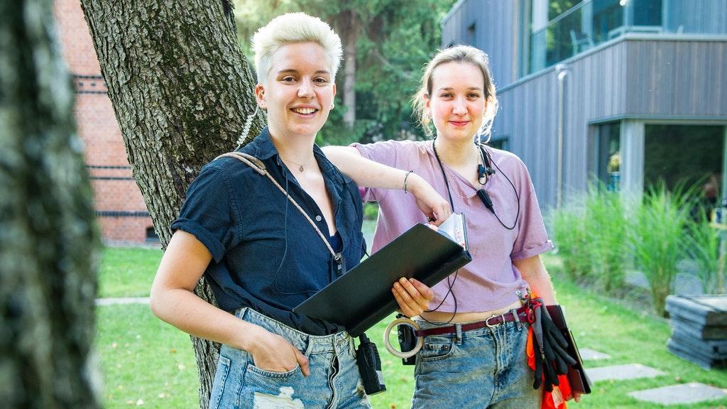 „People of Color sollten im Film nicht nur als Putzkräfte auftreten“: Mey Woelke und Naomi Rösick von dem feministischen Filmkollektiv Generation Tochter sprechen über den Automatismus der männlichen, weißen Perspektive im Film. <a href="/GEN_TOCHTER/">GENERATION TOCHTER</a> #DigitalAbo bit.ly/3xkyFwY