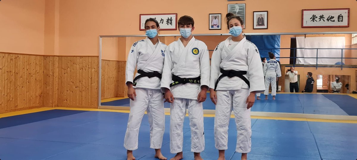 cdjudolacalzada's tweet photo. Melania Souto, Hugo González y Carlota Alvarez han aprobado el examen de 2°DAN.
¡ENHORABUENA!
#judo #lacalzada #kata #examen #2dan #progreso https://t.co/WHFVWhoES0