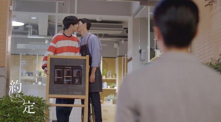 ShipYinwar's tweet photo. 03/07/21 IG Post Update
Caption: Better act now if it makes your heart flutter 🤭

#BeLovedinHouse #約定Ido #aaronhank #weipoJN #金石CP #许许CP

📑POV: This probably the scenes after they have fight at studio. Wonder how they will talk it out😔 https://t.co/ZRQLEHkHXo