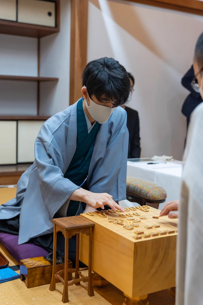 藤井聡太さん、棋聖タイトルを防衛し10代で初めて九段となる！