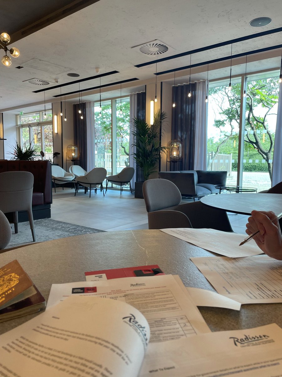 gillon_miss's tweet photo. Back in the U.K. finally! Day 1 of hotel quarantine and I think we have struck gold with our hotel, only 10 more days until freedom…. #thejoysofbeingdoublevaxxed 😩🙈 https://t.co/un4rfKDKLB