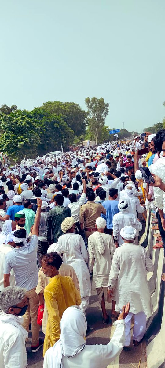 jayantrld's tweet photo. बागपत में जनता ने नैतिक दबाव लगातार बनाकर ज़िला पंचायत अध्यक्ष के चुनाव में मनमानी नहीं होने दी! 

उम्मीद है ज़िले में विकास की गति तेज होगी! 🙏🏽 https://t.co/H6NRunZvbv