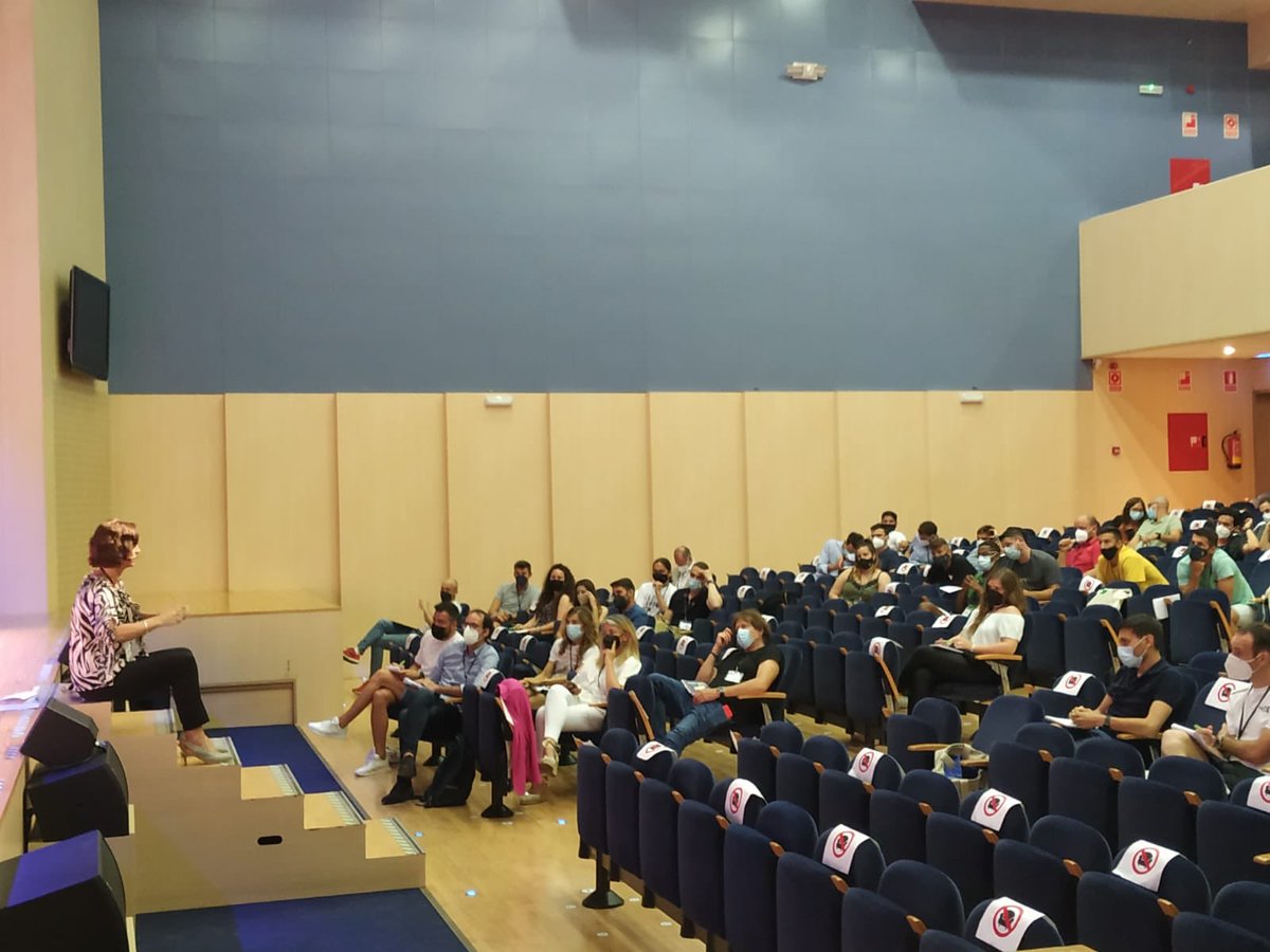 “La información por sí sola no genera cambios, no es solo decir lo que tienen que hacer ¿Dónde están las necesidades, motivaciones, etc. de la persona?

<a href="/marop70/">Maria Ruiz De Oña</a>  en #AIPAFBARBASTRO