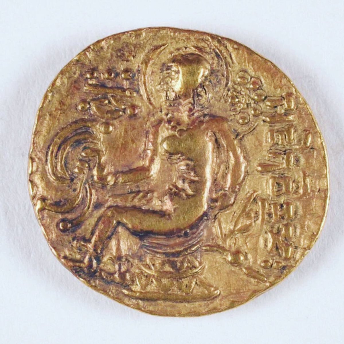 NMnewdelhi's tweet photo. 🖼 Chandragupta-II Coin | 304-414 CE | Gupta Period | Gold | 2.0 cm | NM Collection
#NumismaticsAndEpigraphy
#guptacoins
#objectoftheday https://t.co/waWxlzBDyS