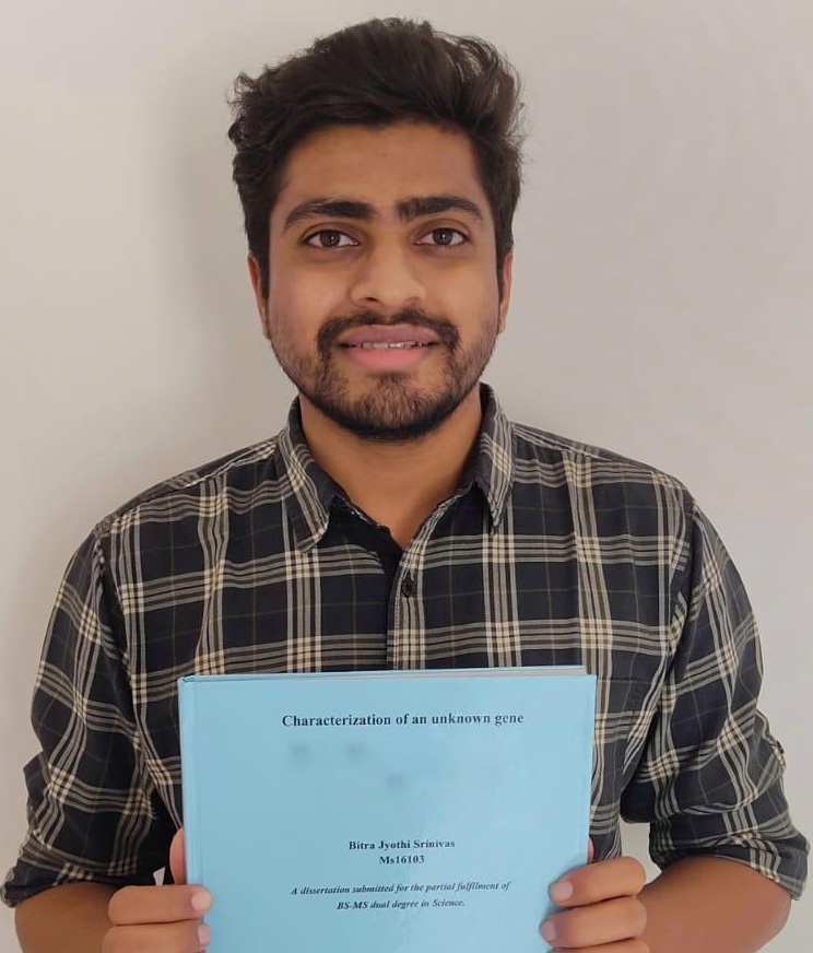 santosh7bhai's tweet photo. Congratulations to BJ Srinivas @BJSrinivas1, First Master Student to graduate out of the lab. After his graduation, he will be joining one of the best international business school (ESSEC Business School) @essec in Paris.
@DBS_IISERM @IiserMohali https://t.co/k7Vg0Akl5t