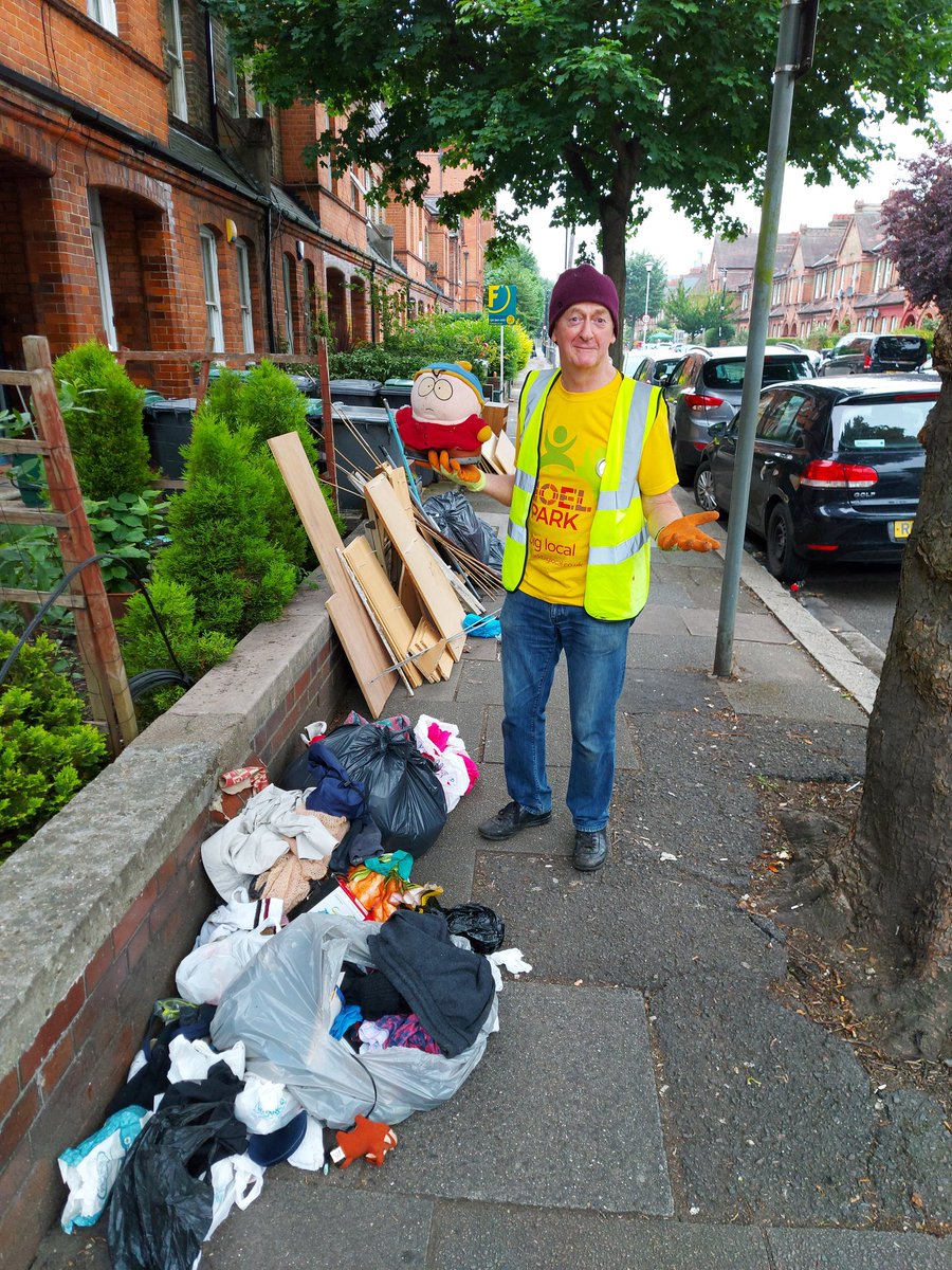 NPBigLocal's tweet image. If you are out on Gladstone Av today, you might have spotted a lot of action. We're running an anti-fly tipping pilot. We've contracted @VeoliaUK to clear bulky items and we'll be around until 1pm if you want to say hello!