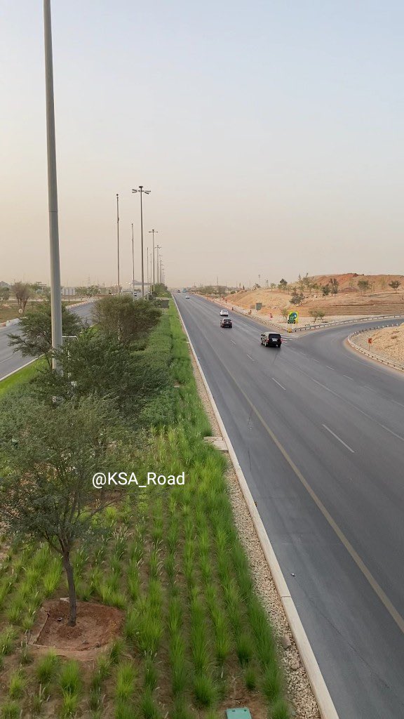 SoonSaudi's tweet photo. خلال عام واحد تقريباً ، فرق واضح وسريع في مشروع #الرياض الخضراء 🇸🇦😍! https://t.co/qKnZANFejB
