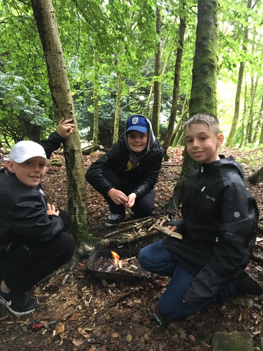 MoorlandsHudds's tweet photo. Bushcraft cooking #diyfire #popcorn #funintheforest https://t.co/ByOJFTZxqO