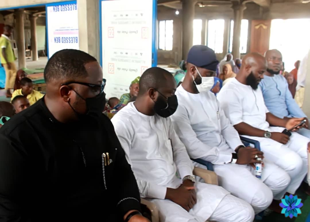 RakDevelopment's tweet photo. The pioneer of RAK Development Foundation was turbaned the Alatileyin Adini of the Muslim Community in Badagry. 
We felicitate with him as we know the efforts he has made personally to impact his community and the lives of those around him from staff to beneficiaries. https://t.co/IF05UNGTD5