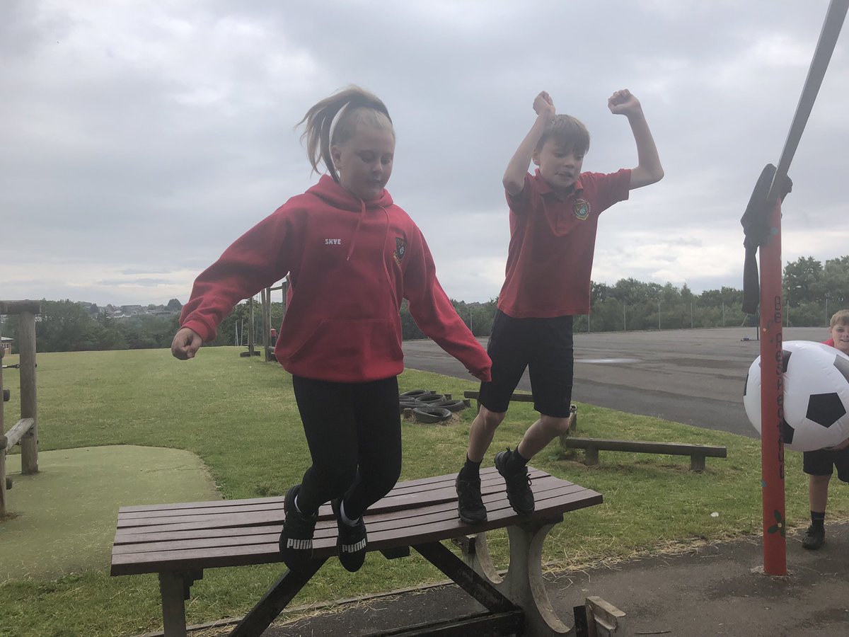 Llan_Prim_Sch's tweet photo. Round 2: Second Bubble!
Still over coming Covid restrictions!!
#resilience #makingmemoires
@JamesPMorrissey doing a cracking job filming. #Dance #Performance #Music
@StTeilos @CSCJES @wgmin_education @Arts_Wales_
πΆπ€Weβre still standing! πΈπΆ https://t.co/dExsnkYqqp