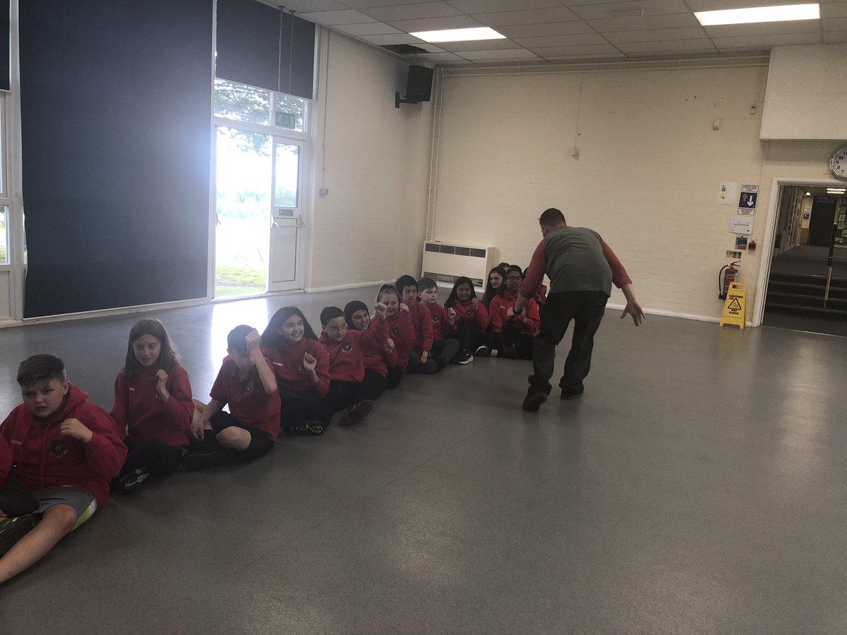 Llan_Prim_Sch's tweet photo. Round 2: Second Bubble!
Still over coming Covid restrictions!!
#resilience #makingmemoires
@JamesPMorrissey doing a cracking job filming. #Dance #Performance #Music
@StTeilos @CSCJES @wgmin_education @Arts_Wales_
πΆπ€Weβre still standing! πΈπΆ https://t.co/dExsnkYqqp