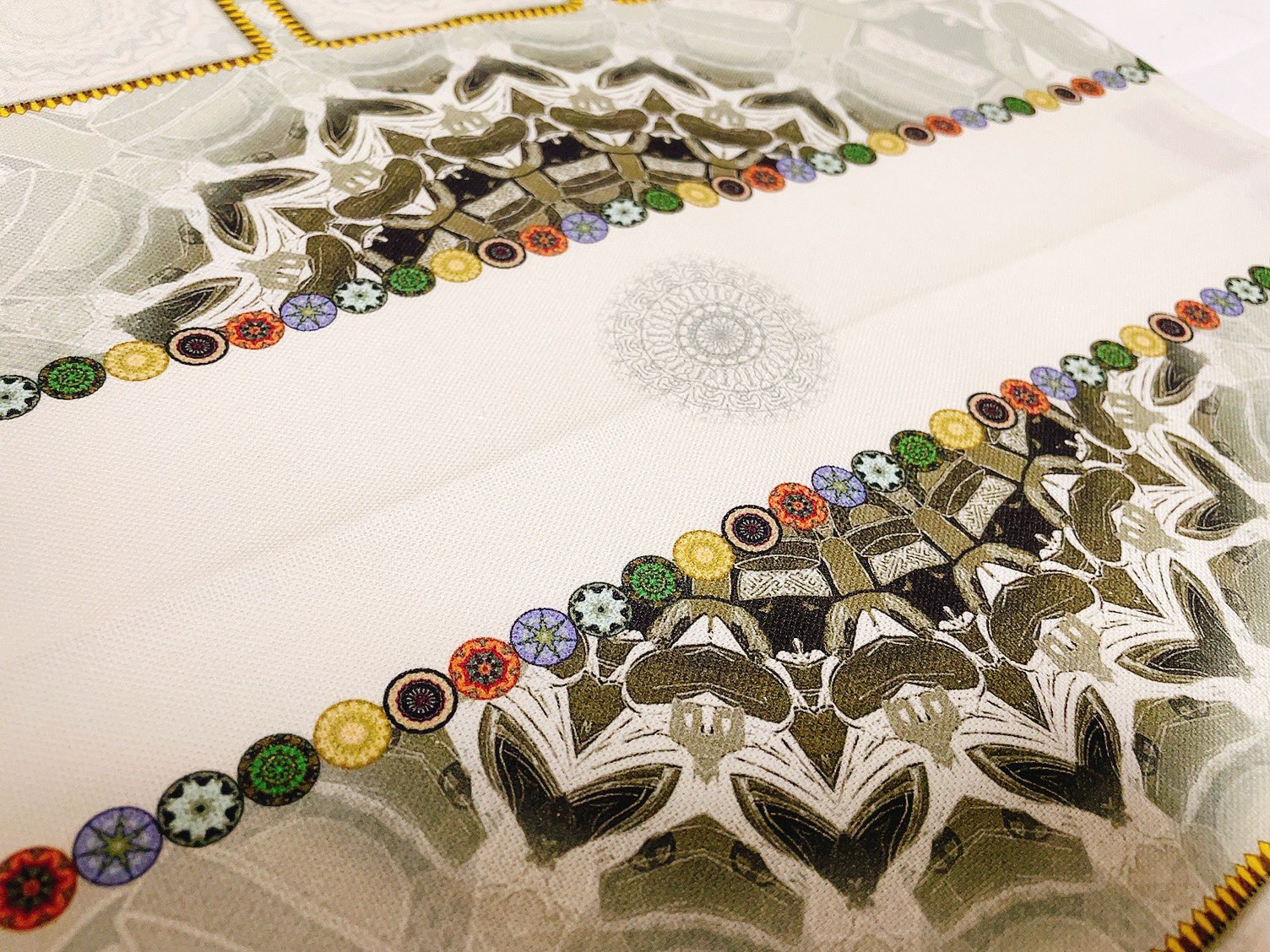 تويتر Green ボードゲーム على تويتر 基本ルール カードをマンダラに置く際の最重要ルールとして それぞれの色カードは自分の場 相手の場 山のいずれか一ヶ所にしか置けない というものがある カードは山か自分の場にしか置けないので 画像のように