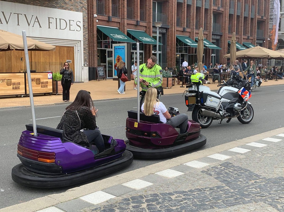 Sikkom050's tweet photo. Mag je in botsauto's over de Grote Markt klapp'n? Antwoord: https://t.co/dJDonCGA8J
#Groningen #botsauto #botsauto's https://t.co/mG9Tqb18W4