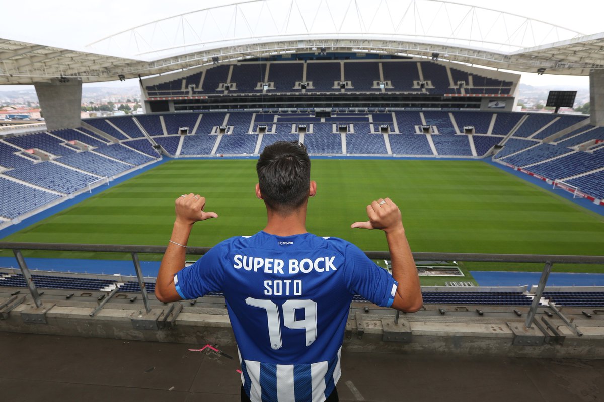 FCPorto's tweet photo. Bem-vindo, Sebastian Soto! 🔵⚪️
Welcome, Sebastian Soto! 🔵⚪️

⚽️Avançado
👉20 anos
🇺🇸 Internacional pelos EUA
ℹ️ Vai integrar o plantel da equipa B

#FCPorto #FCPortoB https://t.co/B0F0mYkfZR