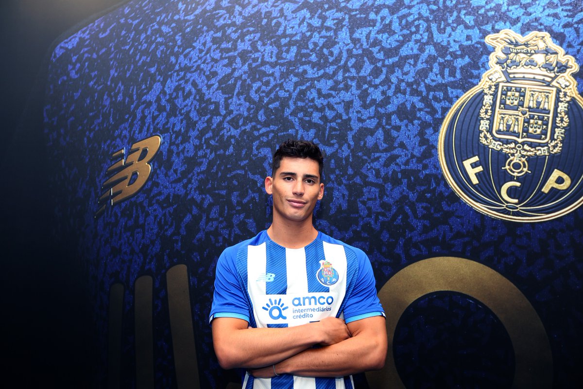FCPorto's tweet photo. Bem-vindo, Sebastian Soto! 🔵⚪️
Welcome, Sebastian Soto! 🔵⚪️

⚽️Avançado
👉20 anos
🇺🇸 Internacional pelos EUA
ℹ️ Vai integrar o plantel da equipa B

#FCPorto #FCPortoB https://t.co/B0F0mYkfZR