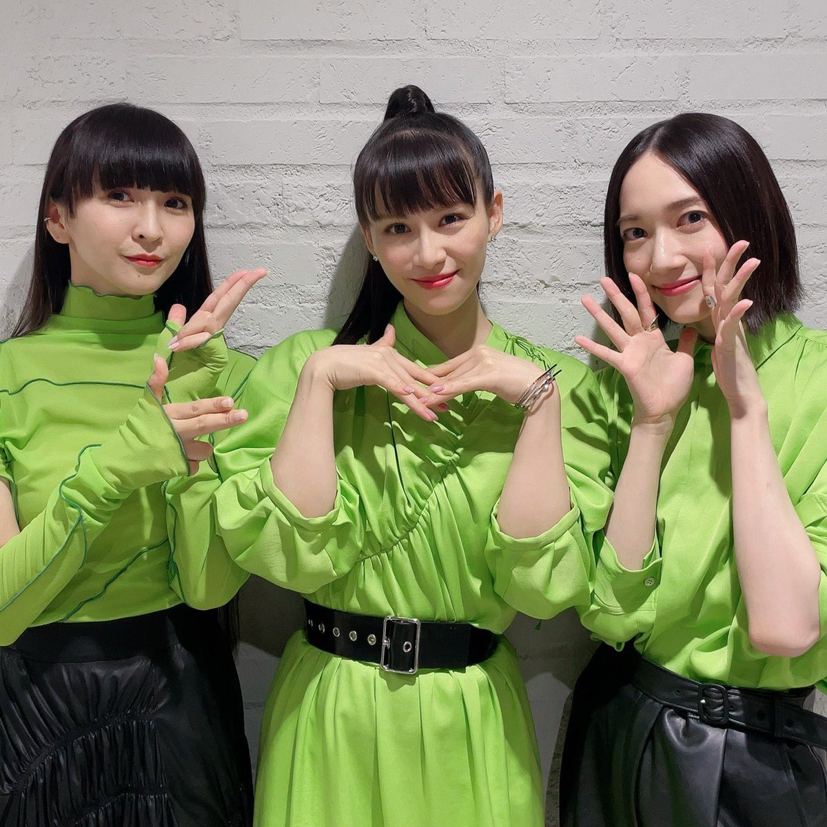 The Music Day内のメドレーでperfumeがtik Tokで流行ってる 恋愛サーキュレーション 英語版の 踊りだけ カバーした事にざわつくtl Togetter The Music Day内のメドレーでperfumeがtik Tokで流行ってる 恋愛サーキュレーション 英語版の 踊りだけ カバーした事にざわつくtl Togetter