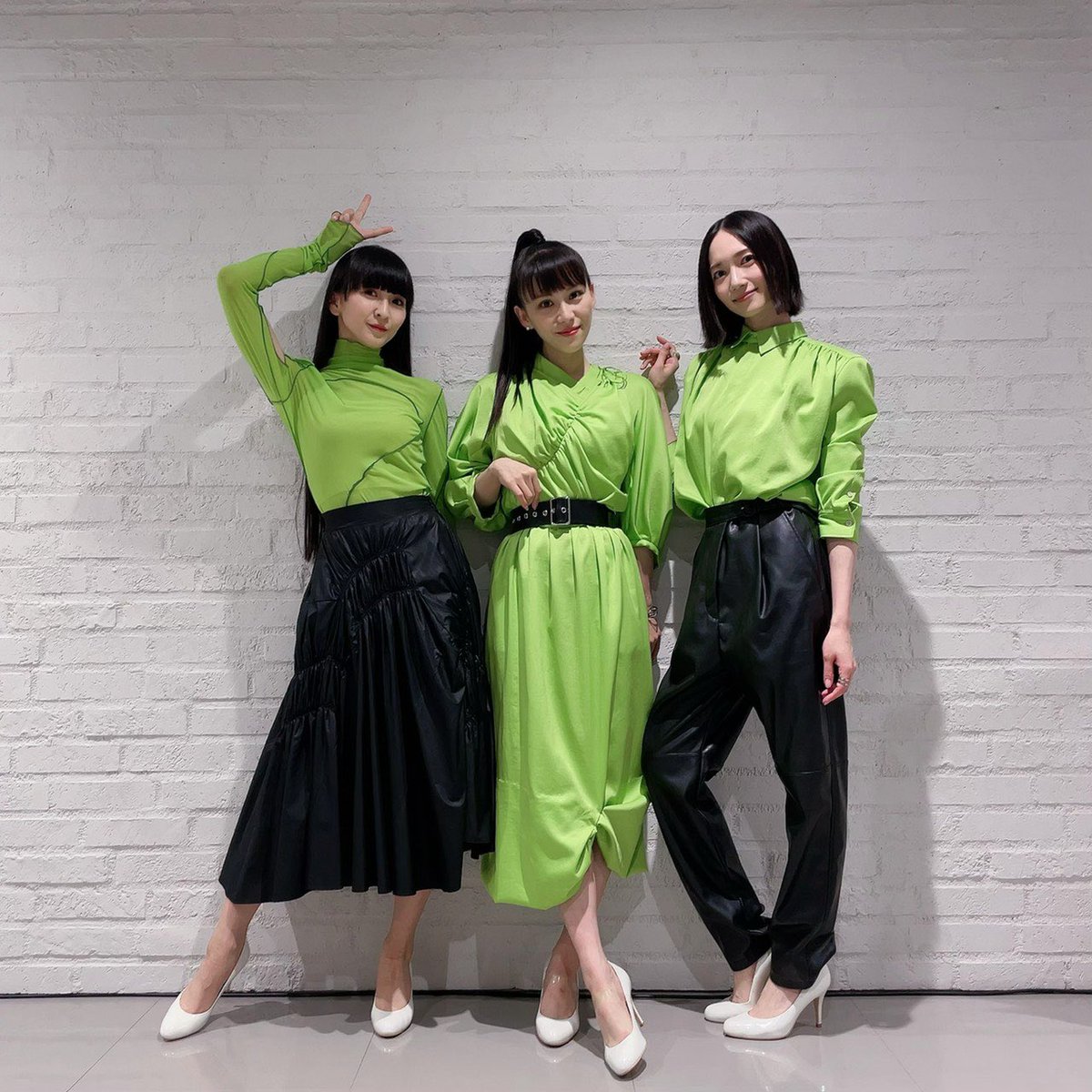 The Music Dayで披露されたperfumeが踊る恋愛サーキュレーションでお気持ち発生 全く関係ない人の英訳カバーでした Togetter The Music Dayで披露されたperfumeが踊る恋愛サーキュレーションでお気持ち発生 全く関係ない人の英訳カバーでした Togetter