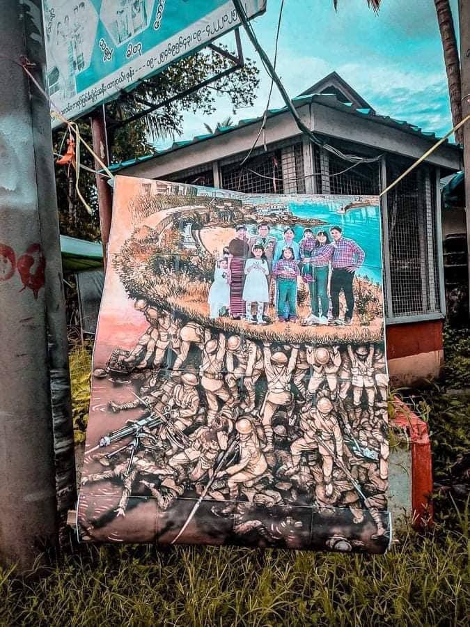 RvlBurma2's tweet photo. In some Main areas of #Dawei, photos of Coup leader Min Aung Hlaing and his family hanging by soldiers are displayed.

#WhatsHappeningInMyanmar
#MurdererMinAungHlaing
#July3RevileStrike https://t.co/FgVHHPJoAb